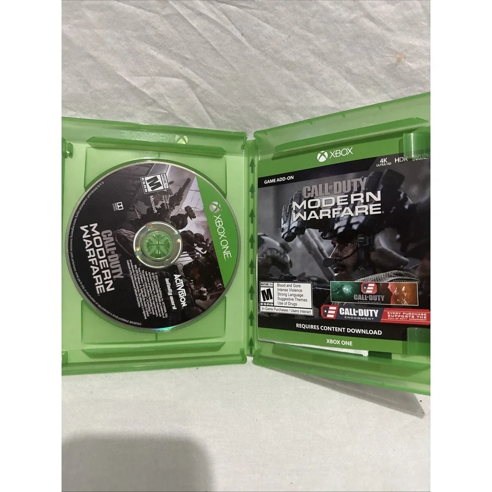 Xbox One game lot of 3 games Call Of Duty WWII Modern Warfare Batman Fast Ship